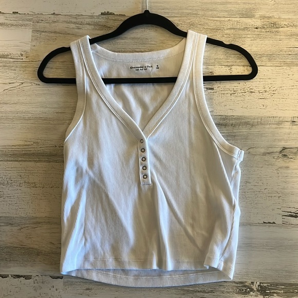 Abercrombie & Fitch Tops - Abercrombie Tank Size Medium